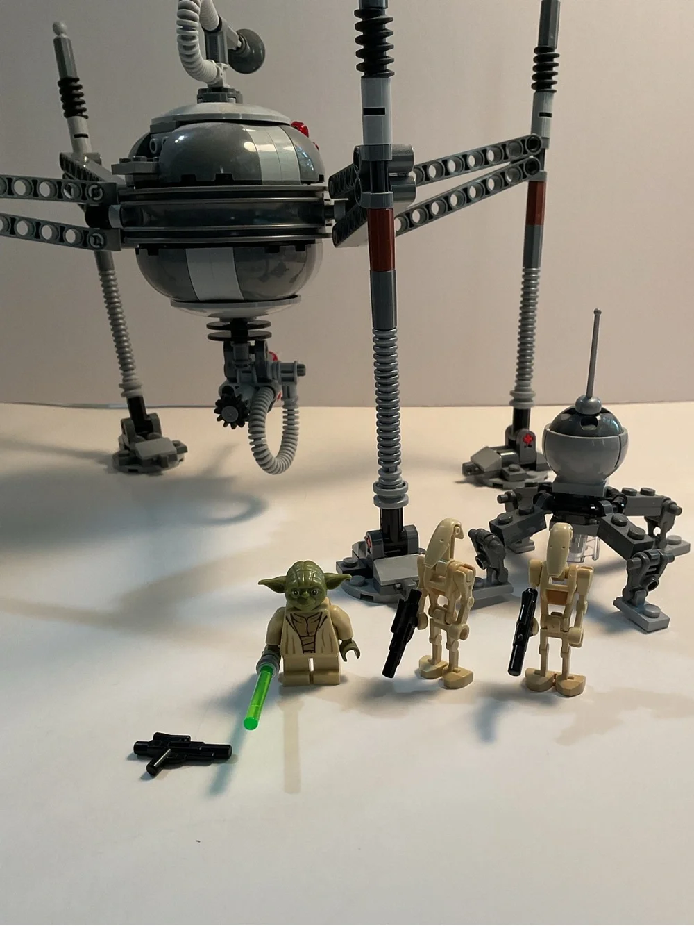 Lego Star Wars Homing Spider Droid Set with Yoda 75142-1